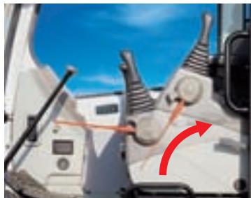 HYUNDAI R140LC-7A - Pédales de translation souples et repose-pieds - 3