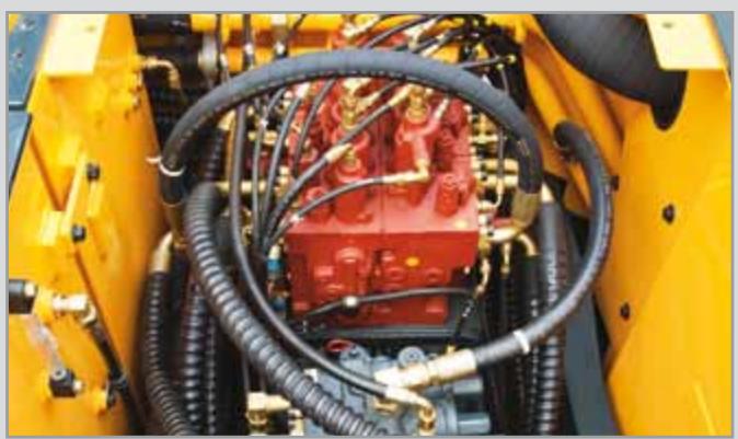 HYUNDAI R210NLC-9 - Les améliorations du système hydraulique - 2