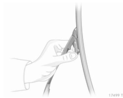 OPEL ZAFIRA II - Balais d'essuie-glace avant - 1