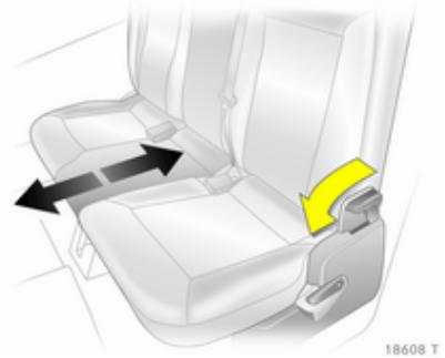 OPEL ZAFIRA II - Sièges de la deuxième rangée - 1