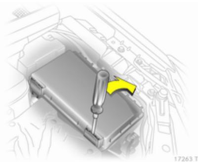 OPEL ZAFIRA II - Pince à fusibles - 3