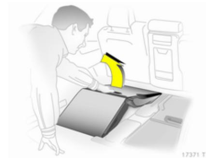 OPEL ZAFIRA II - Attention - 1