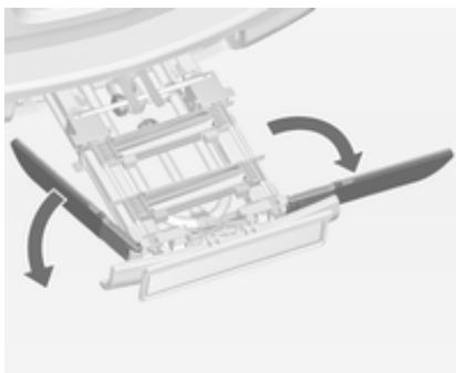 OPEL ASTRA 2012 - Déplier le support de plaque d'immatriculation - 2