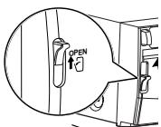 MITSUBISHI P93E - Sortez le papier de nettoyage. - 1