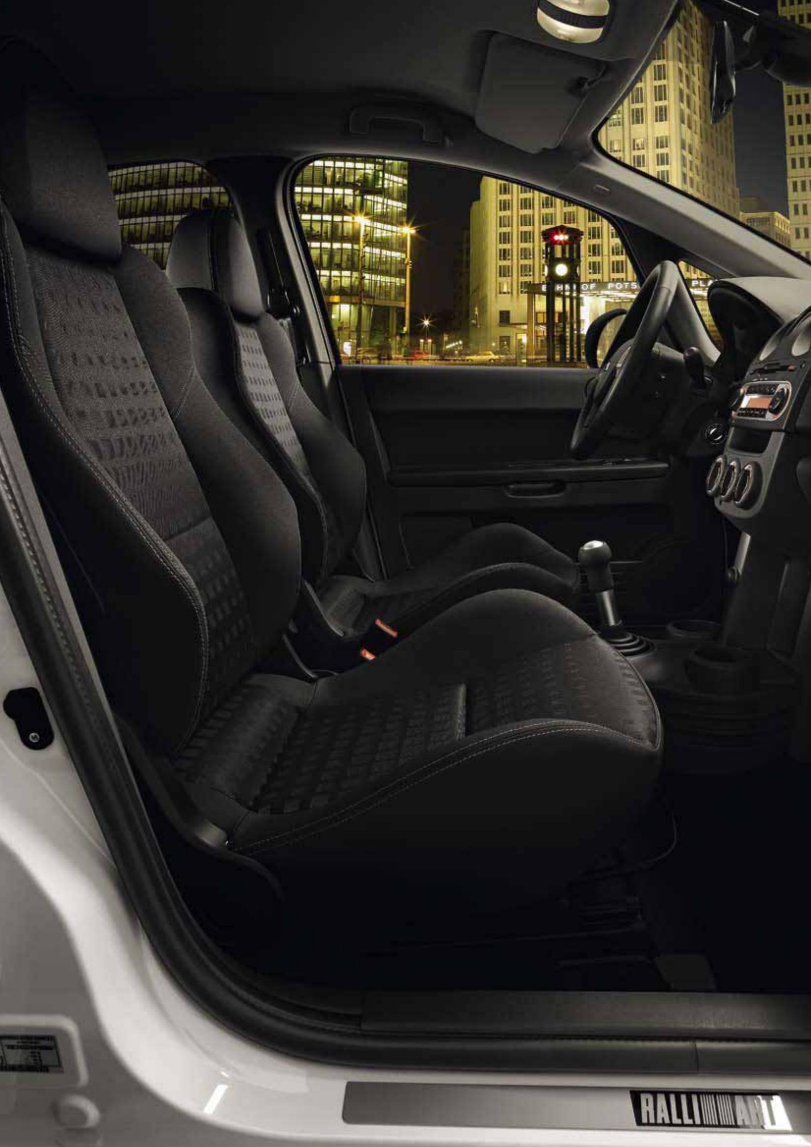 MITSUBISHI COLT - DU CARACTERE - 1