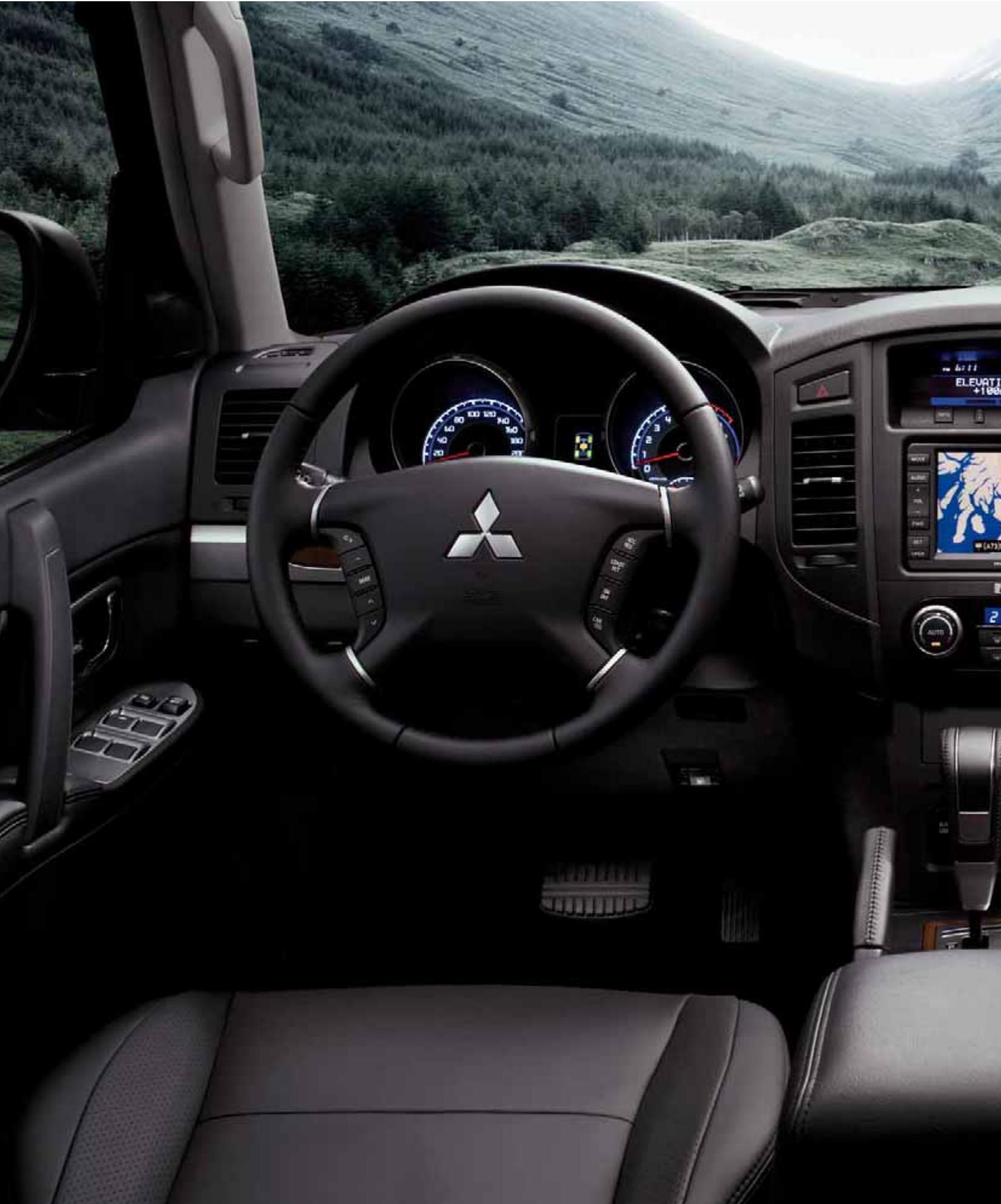 MITSUBISHI PAJERO - DESIGN MODERNE - 1
