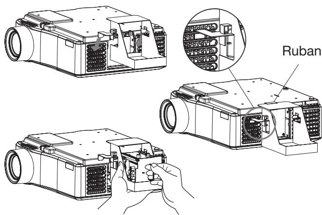 MITSUBISHI WL639 - Lorsque vous retirez la lampe du projecteur monté au plafond - 1