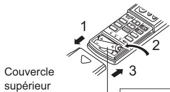 MITSUBISHI PKA-A-HA4 - Insertion/remplacement de la pile - 1