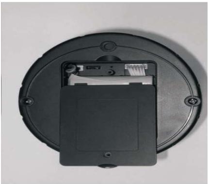 IDK MULTIMEDIA ECO-300 - Remplacer l'accumulateur : - 1