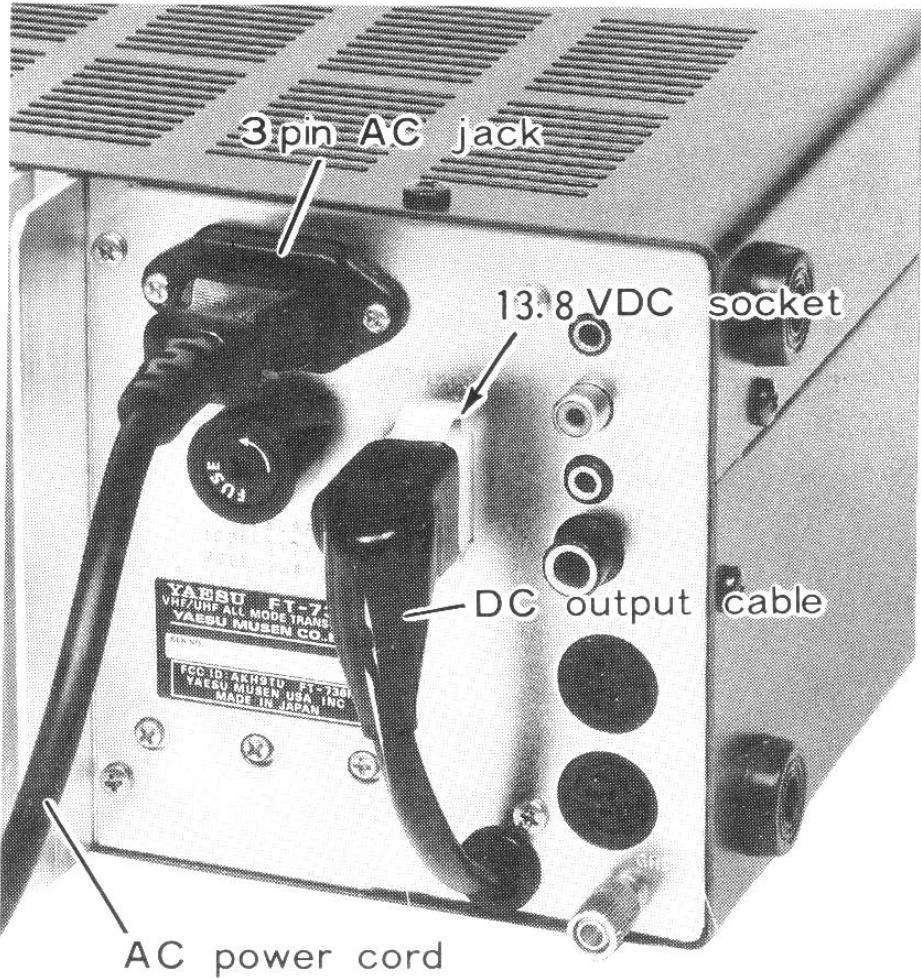 YAESU FT-736R - Connexion de l'alimentation - 2