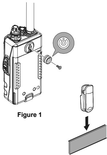 YAESU VX-170 - INSTALLATION DU CLIP DE CEINTURE - 1