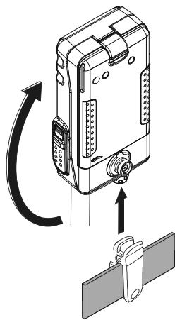 YAESU VX-170 - INSTALLATION DU CLIP DE CEINTURE - 3