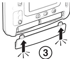 HONEYWELL CM921RF - Installation des piles : - 3
