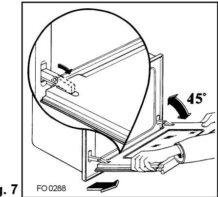 ZANKER ZKB7324X - Remplacement de l'ampoule du four - 2
