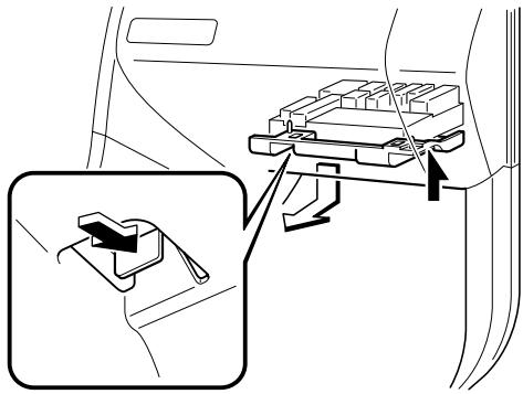 MAZDA 3 2009 - Remplacement des fusibles sur le cotoe passager avant sous la boite a gants - 1