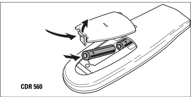 PHILIPS CDR560BK - Inserting batteries in the remote control - 1