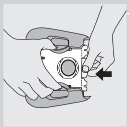 PHILIPS FC9302/01 - Replacing the disposable dustbag - 5