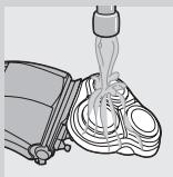 PHILIPS PT720/49 - Cleaning the shaving unit under the tap - 3