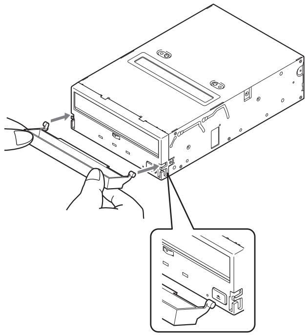 SONY AITI520 - Attaching the Dust Cover - 1