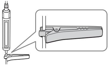 SONY D-NE800LS - To use the clip on the remote control - 3