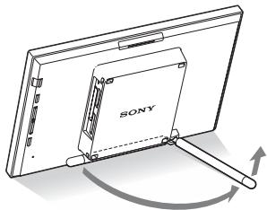 SONY DPF-D70 - Ouverture du pied - 1