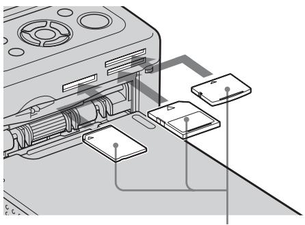 SONY DPP-FP75 - Insertion d'une carte mémoire - 1