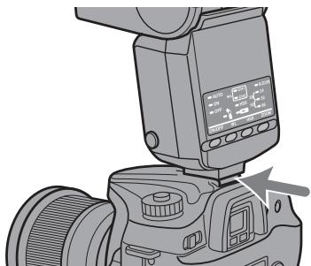 SONY HVL-F36AM - Montage du flash sur l'appareil photo - 1