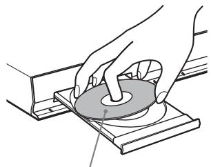 SONY DAV-TZ230 - Posez un disque sur le plateau, puis appuyez sur ▲. - 1