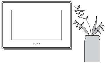 SONY DPF-A72N - Accrocher le cadre au mur - 1