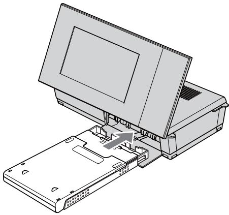 SONY DPP-F700 - Insérez le magasin à papier dans cet apparéil. - 1