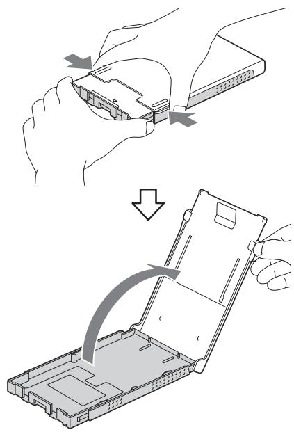 SONY DPP-F700 - Ouvrez le couvercle du magasin à papier. - 1