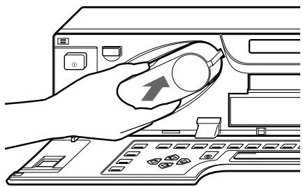 SONY UP-50 - Drücken Sie die Farbbandkassette fest hinein, bis sie mit einem Klicken einrastet. - 1