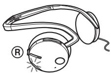 SONY DR-BT21IK/B - Assurez-vous que le témoin (rouge) du casque s'allume pendant la charge. - 1