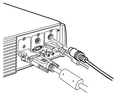 EPSON EMP-7350 - Connexion du cable de la souris et du cable série - 2