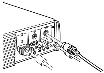 EPSON EMP-7350 - Connexion du cable de la souris et du cable série - 2