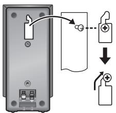 Diagram showing electrical connection between a device with battery and switch, labeled with polarity indicators