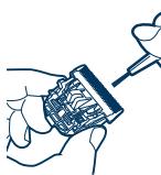 PANASONIC ER1610 - Cleaning the blade - 2