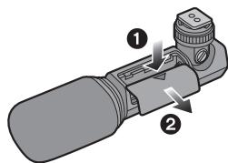 PANASONIC DMW-MS1PP - Aprire il coperchio della batteria. - 1