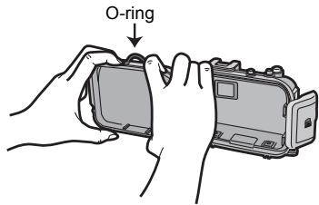 PANASONIC DMWMCFT5PP - Allentare l'O-ring con le dita per rimuoverlo. - 1