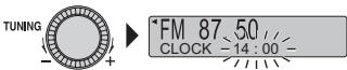 PANASONIC RF-U300 - Stellen Sie die Uhrzeit ein. - 1