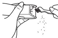 PANASONIC ER-GC20 - Pulizia del tagliacapelli sulla lame - 3