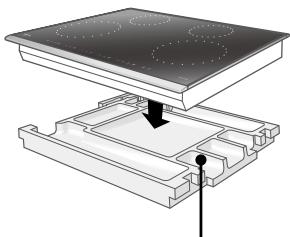 PANASONIC KY-B84BGBXD - Fixez les colliers de fixation à l'unité principale (4 emplacements à l'avant et à l'arrière). - 1