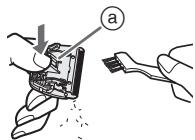 PANASONIC ER-GC71 - Nettoyage avec la brosse - 2