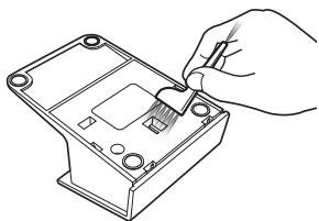 PANASONIC ER-GP80 - Pulizia del supporto di ricarica - 2