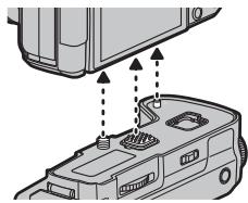 PANASONIC DMW-BGG1PP - Installazione sulla fotocamera digitale e rimozione alla stessa - 2