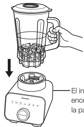 PANASONIC MX-ZX1800 - Coloque la jarra de la batidora en el carcasa del motor. A continuación, enchufela y pulse el botón de encendido. - 1