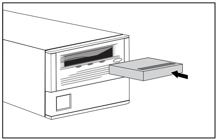 HP STORAGEWORKS SDLT 220 TAPE ARRAY - Chargement d'une cartouche - 1