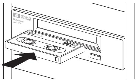 HP SURESTORE 5000 TAPE DRIVE - Pour décharger une cartouche : - 1