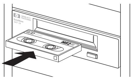 HP SURESTORE 5000 TAPE DRIVE - Pour décharger une cartouche : - 1