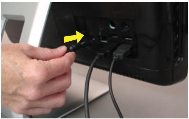 HP PAVILION ALL-IN-ONE MS228 - Installing a New Memory Card - 8